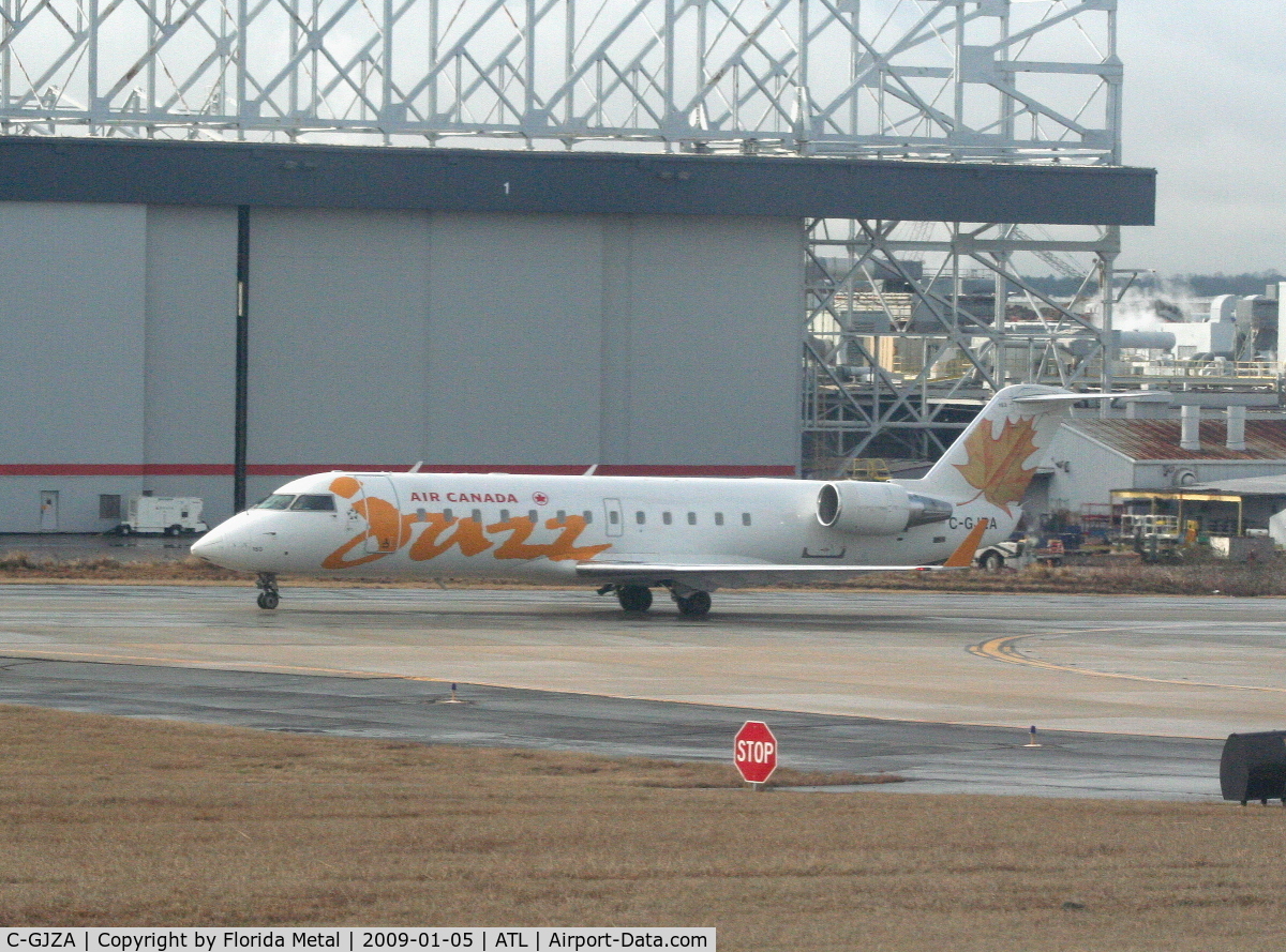 C-GJZA, 2001 Canadair CRJ-200ER (CL-600-2B19) C/N 7500, Air Canada CRJ-100