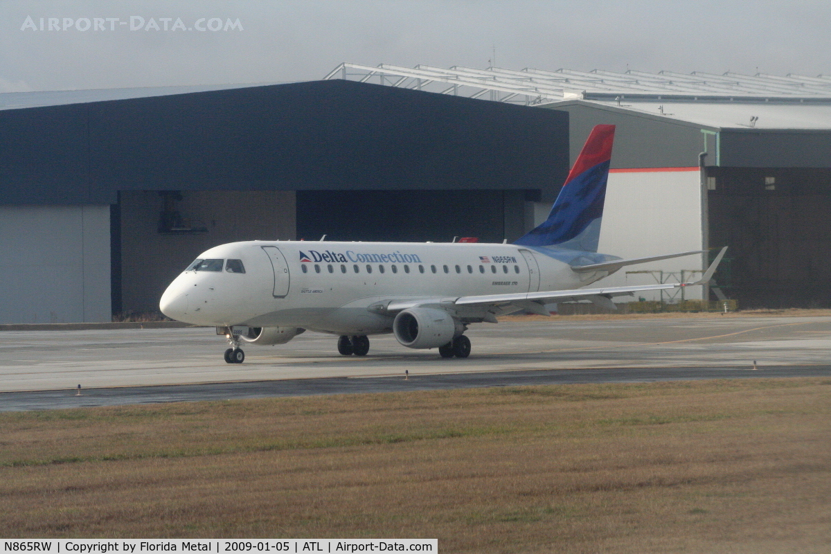 N865RW, 2006 Embraer 170SE (ERJ-170-100SE) C/N 17000122, Delta Connection E170