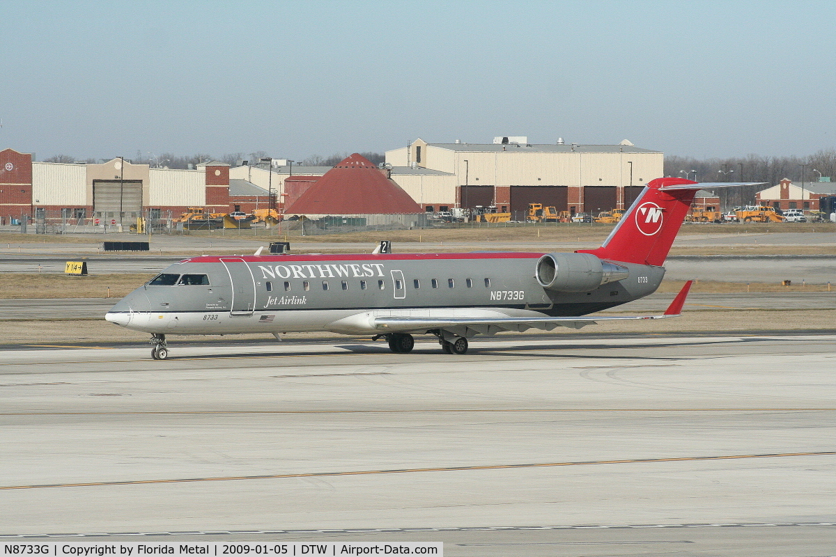 N8733G, 2002 Bombardier CRJ-200 (CL-600-2B19) C/N 7733, Pinnacle CRJ-200