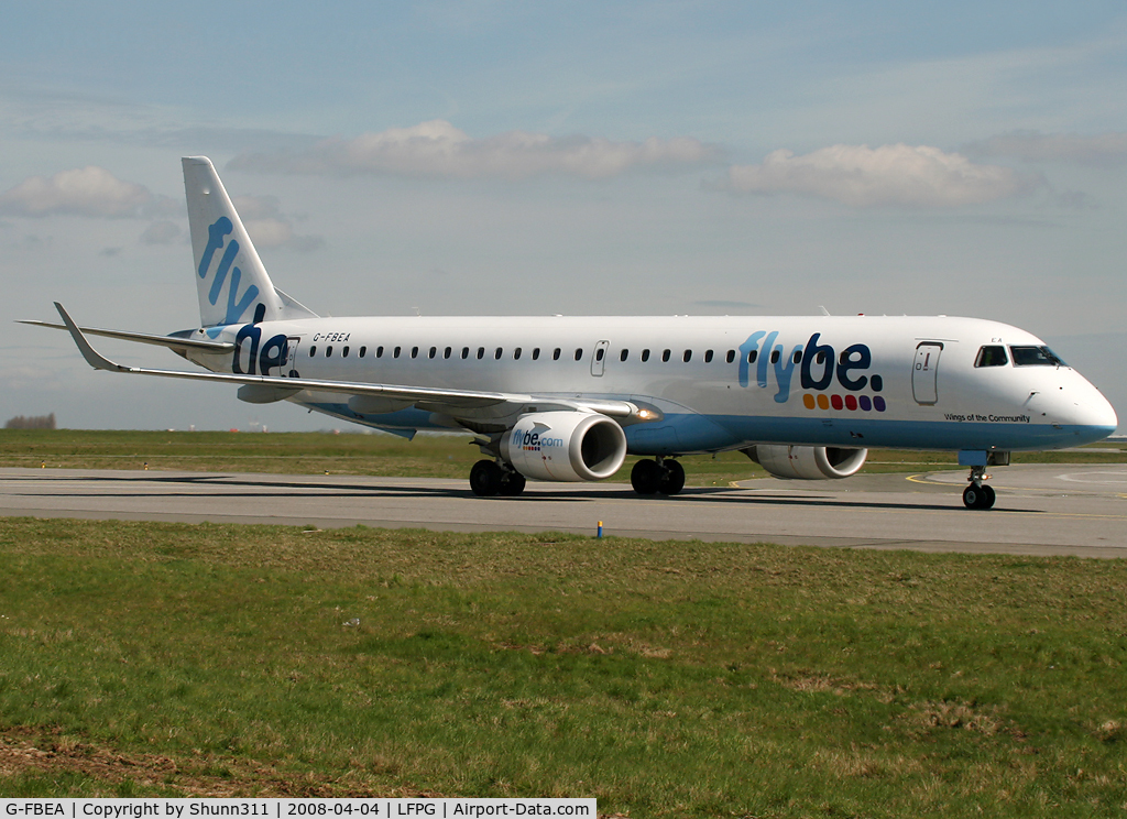 G-FBEA, 2006 Embraer 195LR (ERJ-190-200LR) C/N 19000029, Taxiing to his gate...