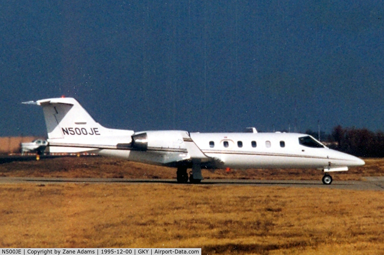 N500JE, 1994 Learjet Inc 31A C/N 088, At Arlington Municipal