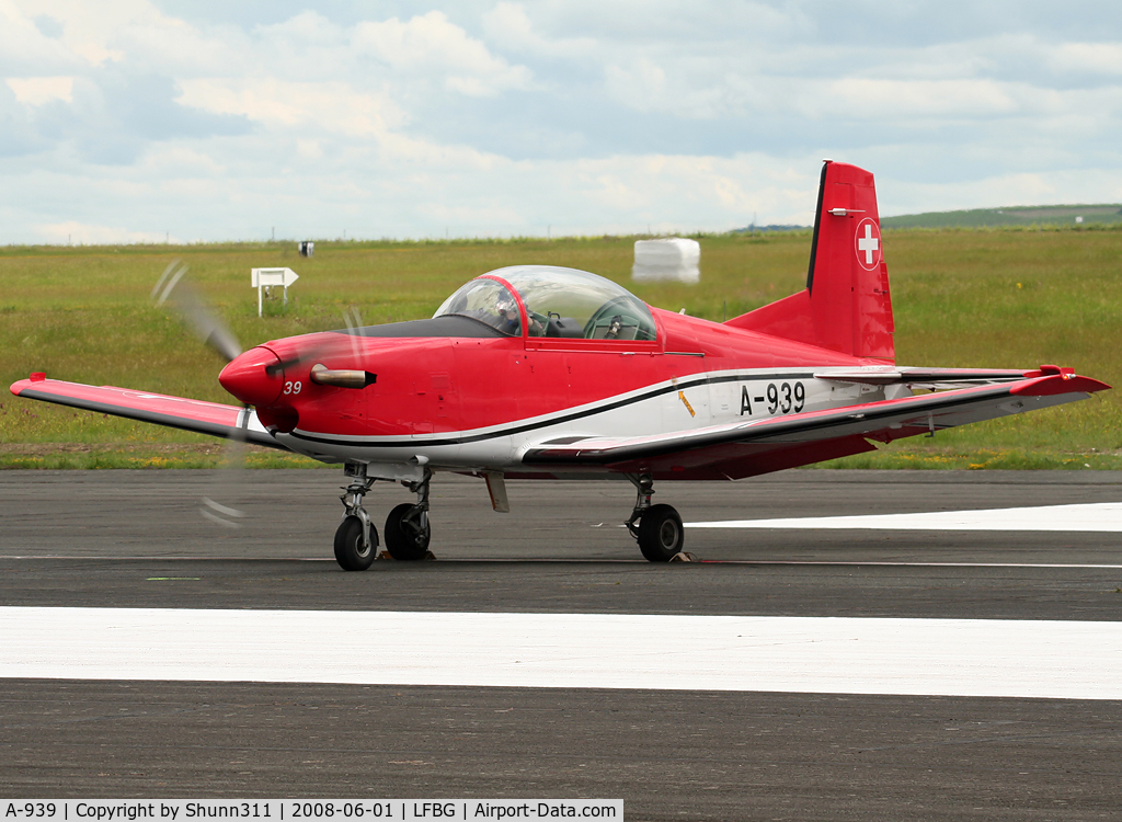 A-939, Pilatus PC-7 Turbo Trainer C/N 347, Ready for the show