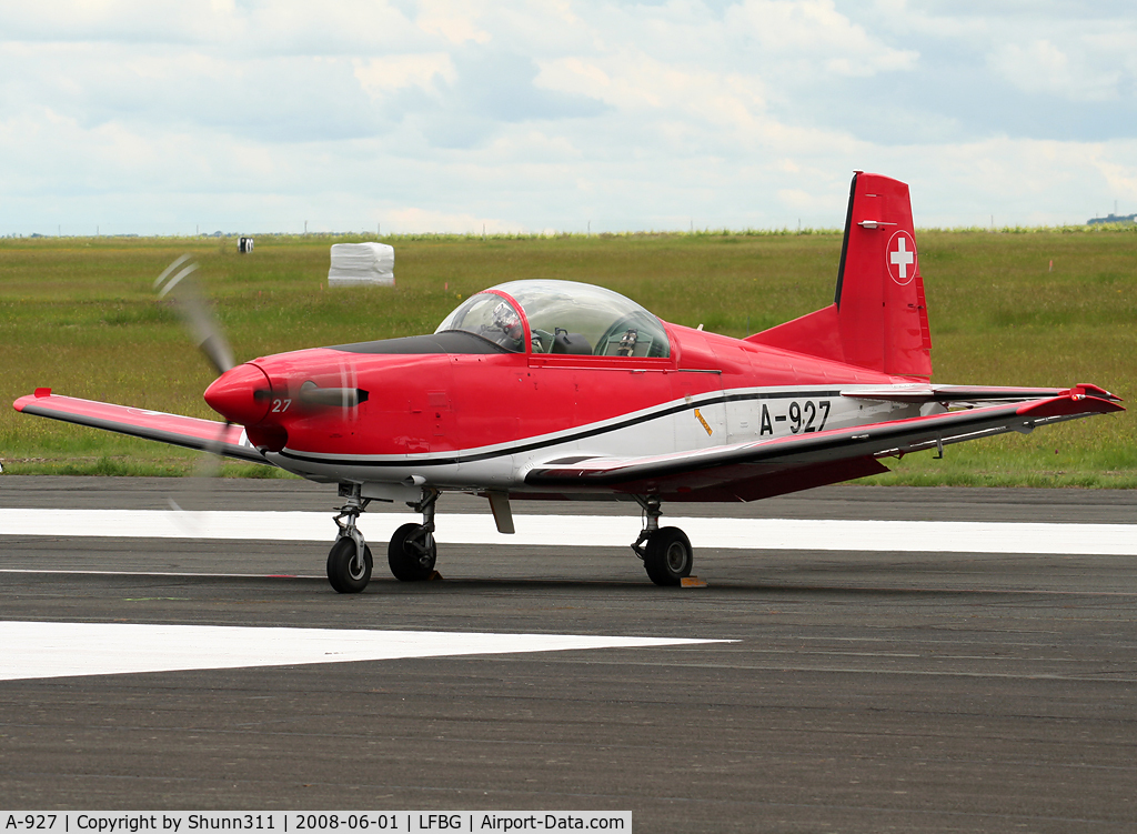 A-927, 1983 Pilatus PC-7 Turbo Trainer C/N 335, Ready for the show...