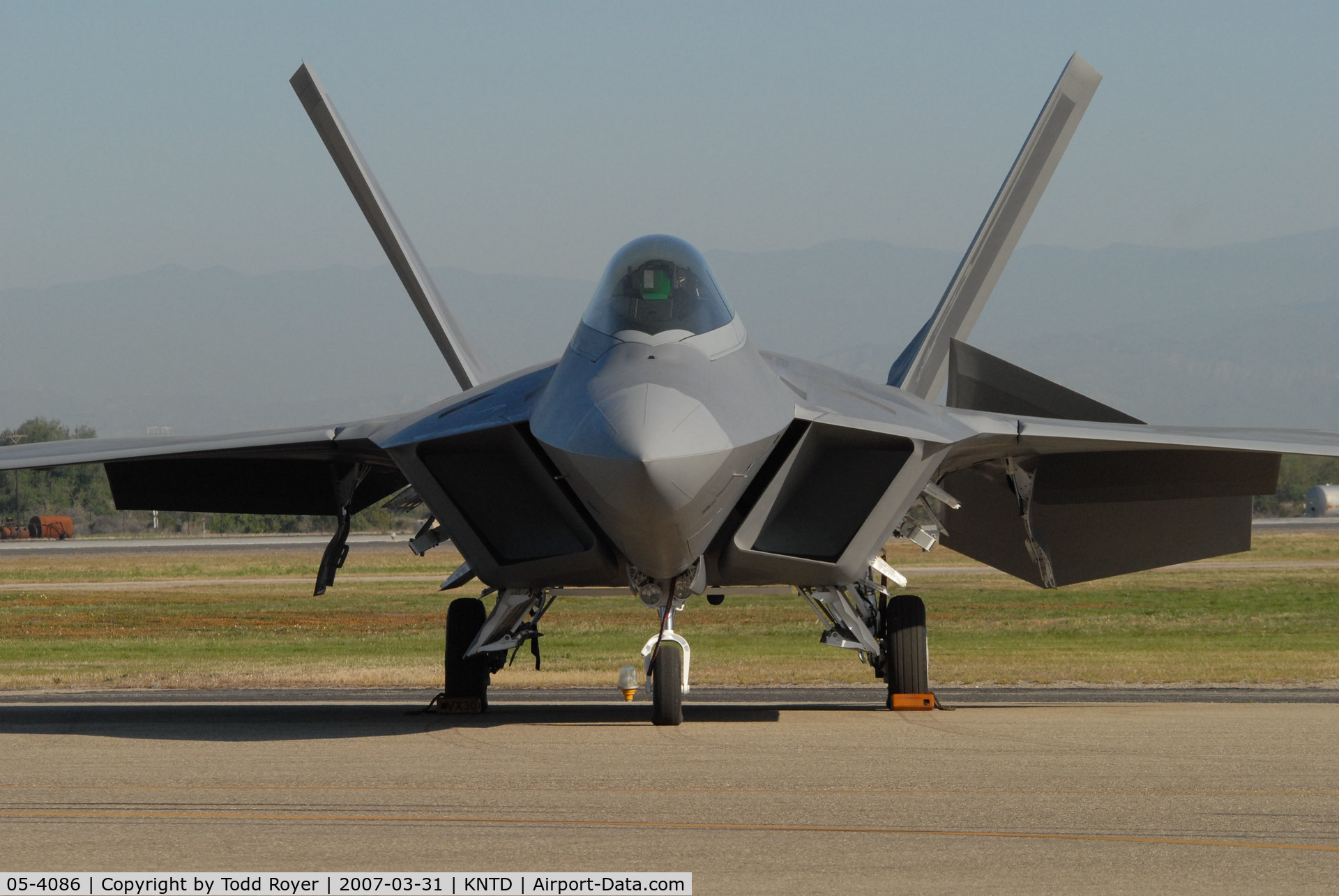 05-4086, Lockheed Martin F-22A Raptor C/N 4086, Point Mugu Airshow 2007