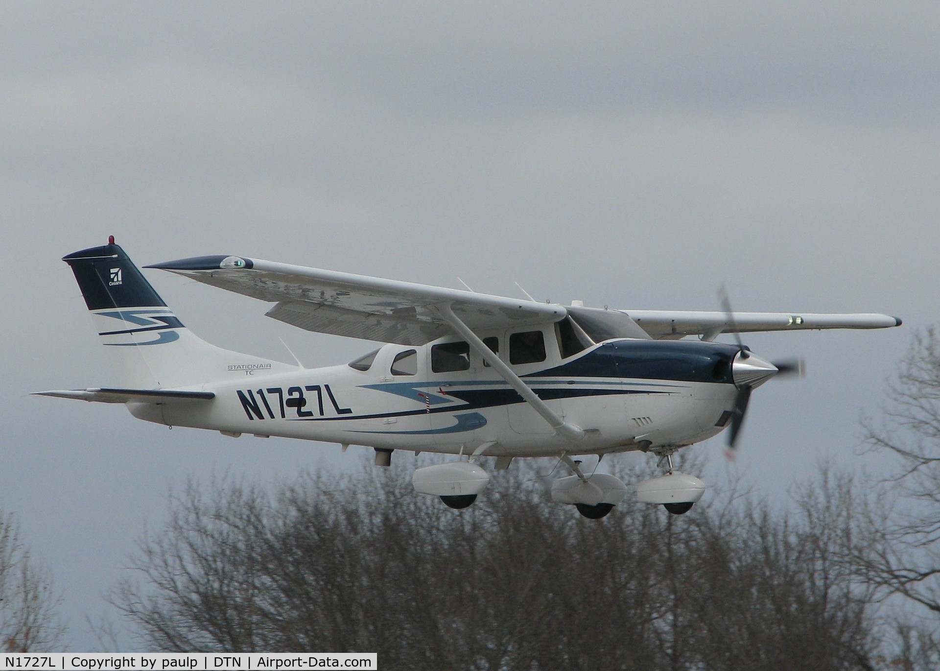 N1727L, 2007 Cessna T206H Turbo Stationair C/N T20608791, Landing at Downtown Shreveport.