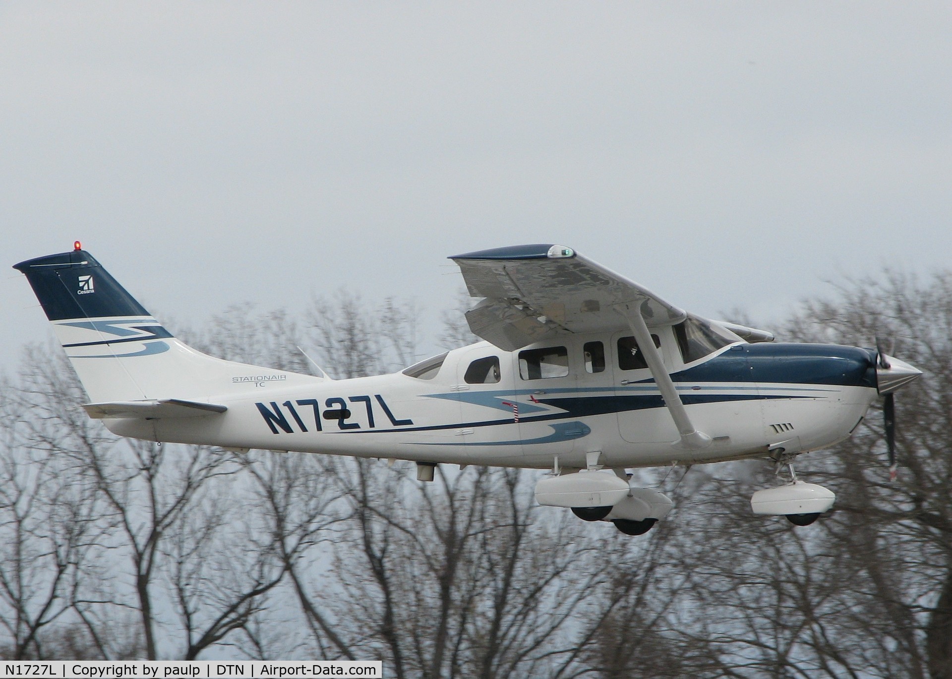 N1727L, 2007 Cessna T206H Turbo Stationair C/N T20608791, Landing at the Downtown Shreveport airport.