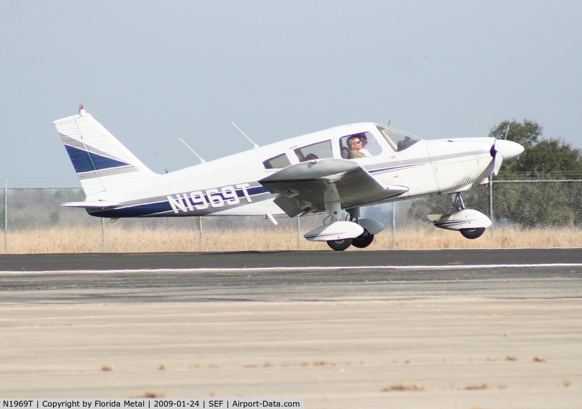 N1969T, 1971 Piper PA-28-180 C/N 28-7105199, Piper PA-28-180 built 1971