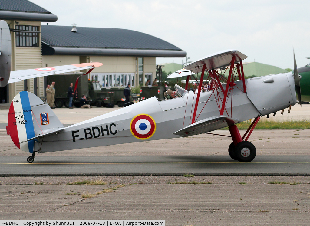 F-BDHC, Stampe-Vertongen SV-4A C/N 1125, Rolling for his show during LFOA Airshow 2008