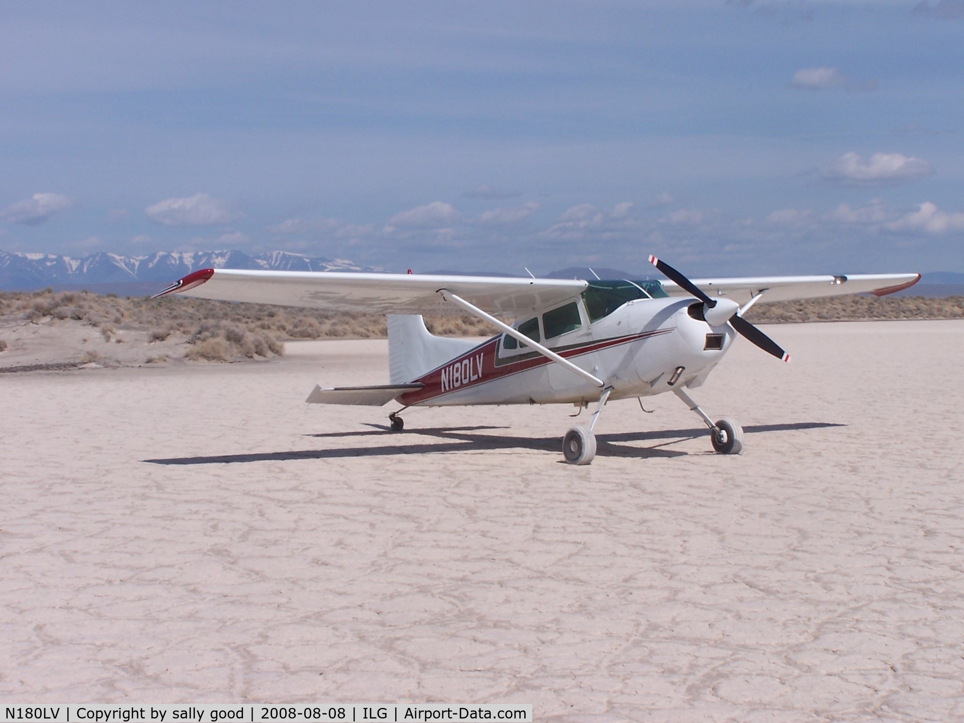 N180LV, 1968 Cessna 180H Skywagon C/N 18051993, beach visit
