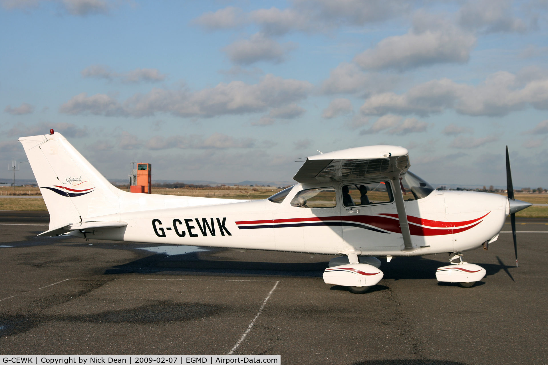 G-CEWK, 1999 Cessna 172S Skyhawk SP C/N 172S8294, EGMD