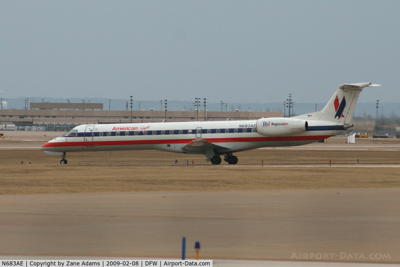 N683AE, 2004 Embraer ERJ-145LR (EMB-145LR) C/N 14500833, American Eagle at DFW