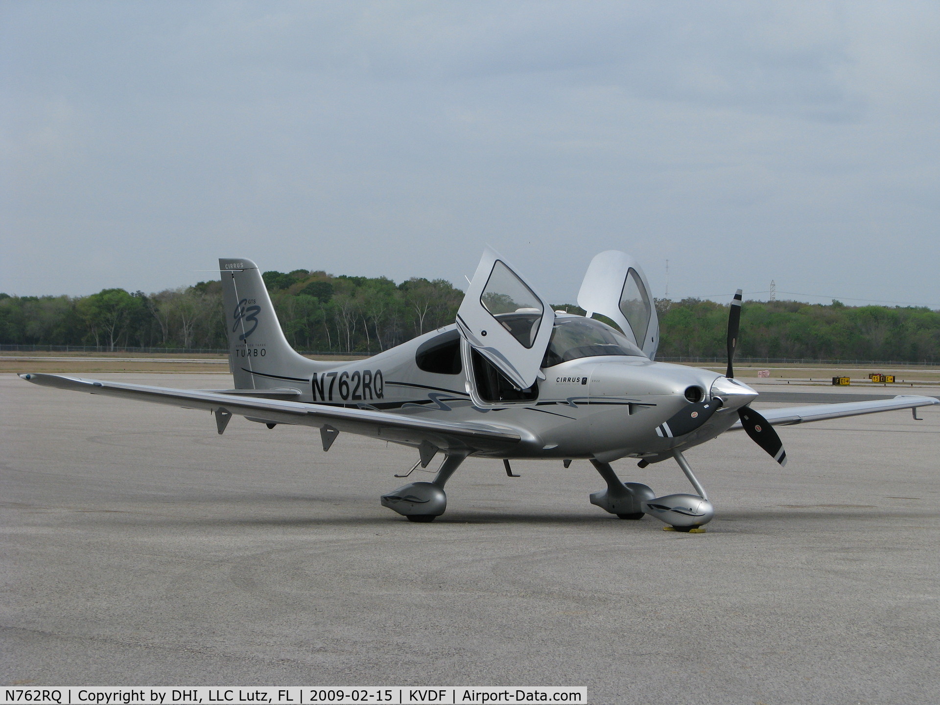 N762RQ, 2008 Cirrus SR22 G3 GTS Turbo C/N 3099, Pre-Flight @ Vandenberg Airport, Tampa, Florida, United States