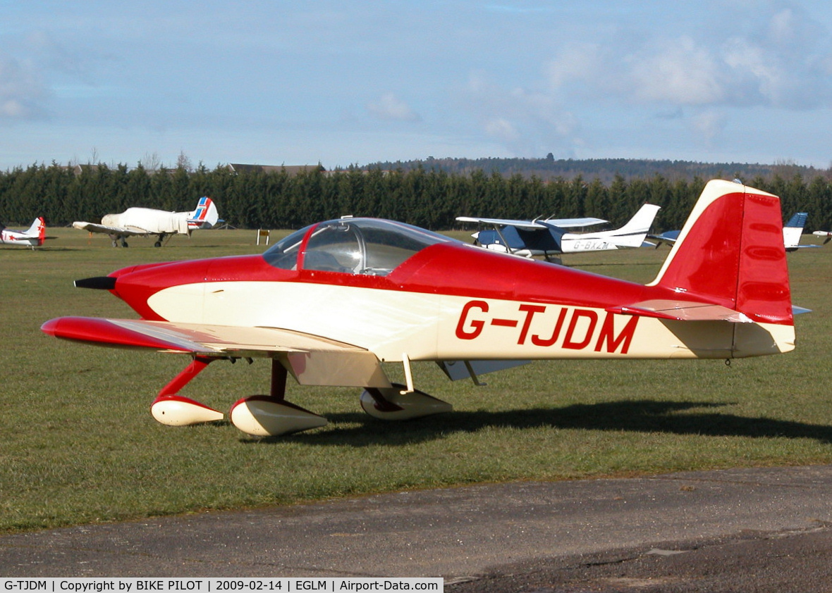 G-TJDM, 2007 Vans RV-6A C/N PFA 181A-13370, SMART VANS PARKED UP IN FRONT OF THE CLUB HOUSE