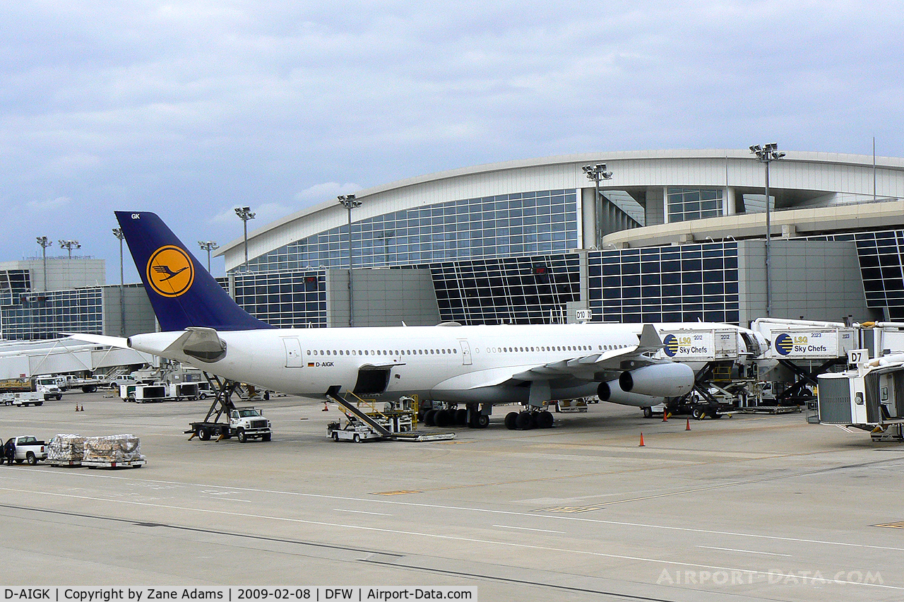 D-AIGK, 1994 Airbus A340-311 C/N 056, Lufthansa at the gate @ DFW