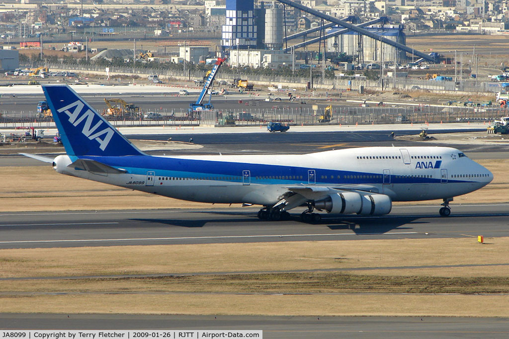 JA8099, 1991 Boeing 747-481D C/N 25292, ANA B747 arrives at Haneda