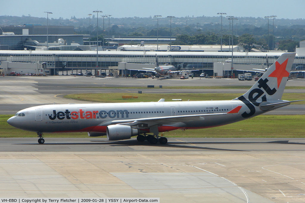 VH-EBD, 2003 Airbus A330-201 C/N 513, Jetstar A330 at Sydney