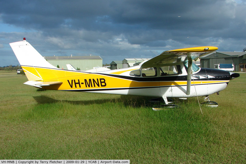 VH-MNB, 1960 Cessna 182C Skylane C/N 52615, Cessna 182C at Caboolture, QLD