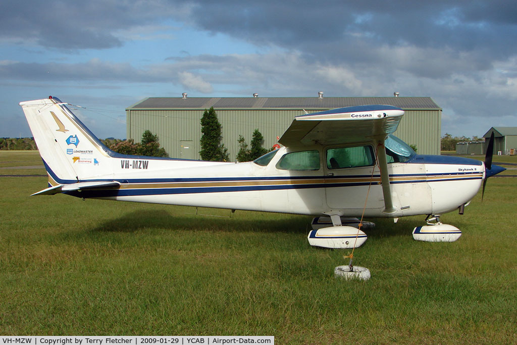 VH-MZW, 1978 Cessna 172N C/N 17272031, Cessna 172N at Caboolture , QLD