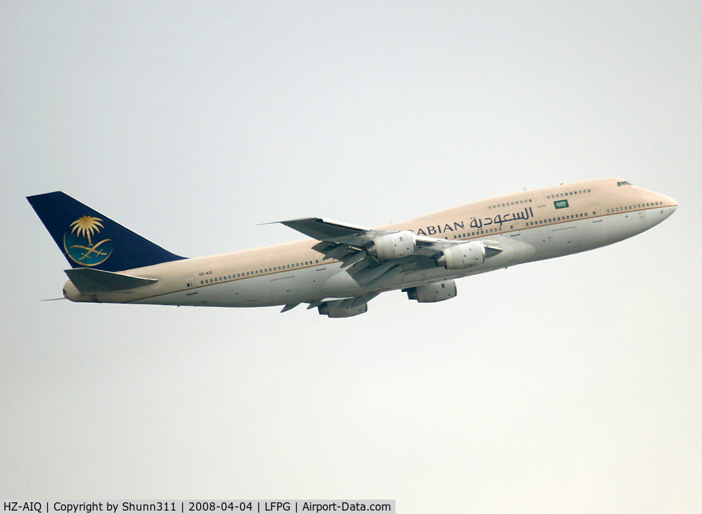 HZ-AIQ, 1986 Boeing 747-368 C/N 23268, On take off from the South...