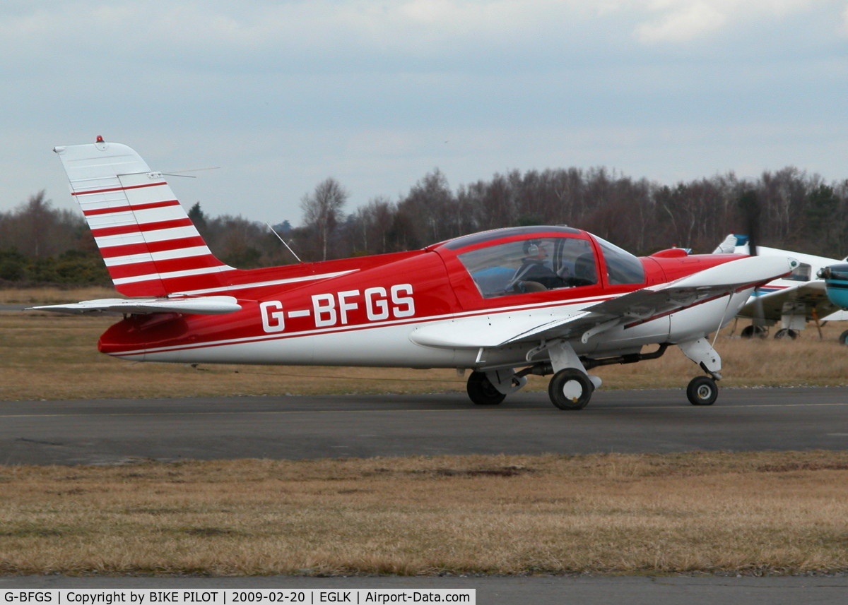 G-BFGS, 1975 Socata MS-893E Rallye 180GT Gaillard C/N 12571, TAXYING PAST THE CAFE FOR THE TERMINAL