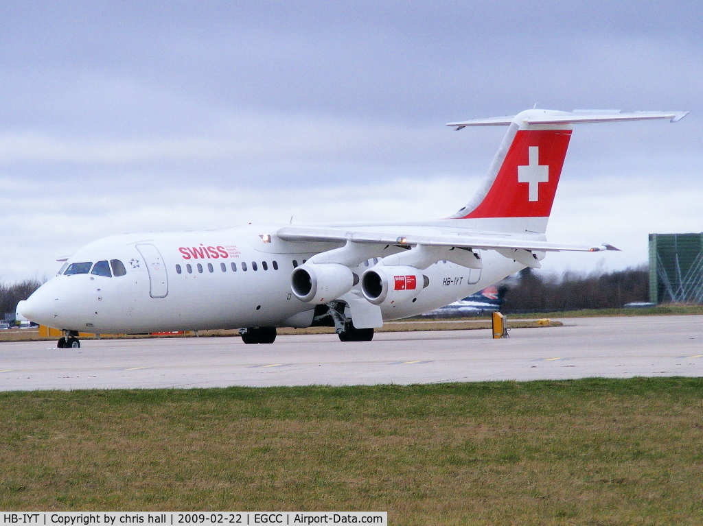 HB-IYT, 2000 British Aerospace Avro 146-RJ100 C/N E3380, Swiss International Air Lines