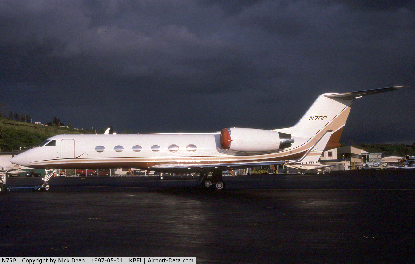 N7RP, 1988 Gulfstream Aerospace G-IV C/N 1064, KBFI