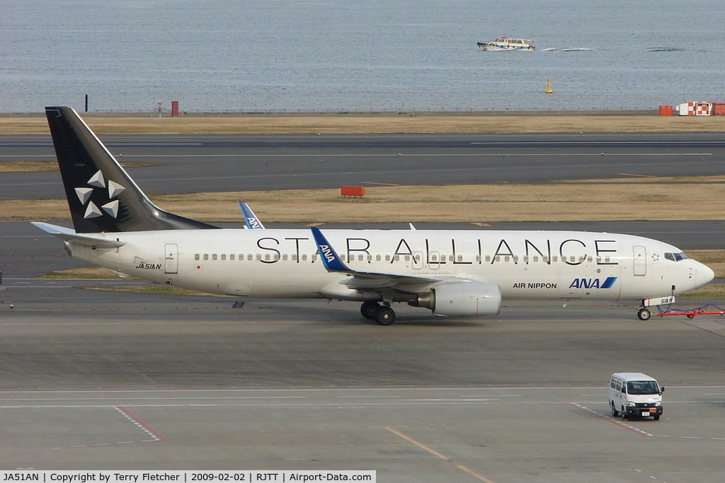 JA51AN, 2008 Boeing 737-881 C/N 33886, ANA B737 at Haneda in Star Alliance colours