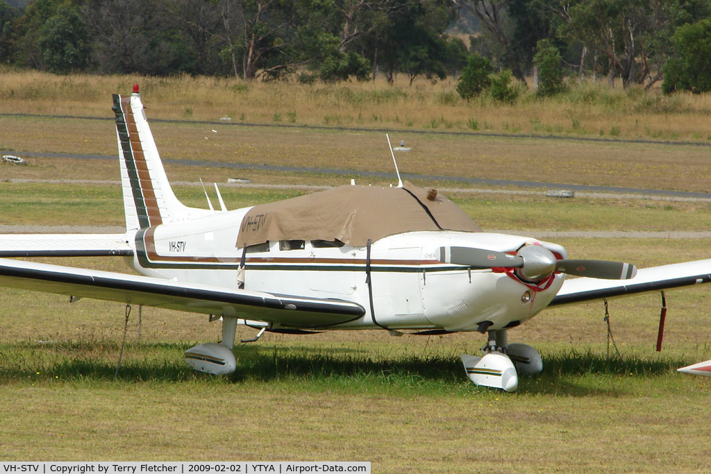 VH-STV, 1972 Piper PA-32-300 Cherokee Six C/N 32-7340003, Piper parked at Tyabb (Mornington Peninsula) , Victoria