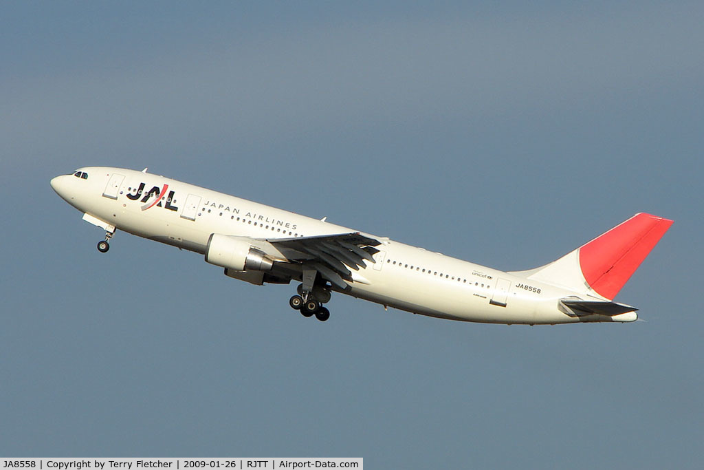 JA8558, Airbus A300B4-622R C/N 637, JAL A300 climbs out of Haneda