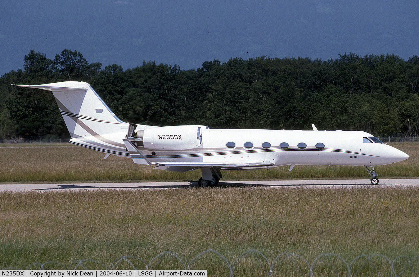 N235DX, 2002 Gulfstream Aerospace G-IV SP C/N 1493, LSGG