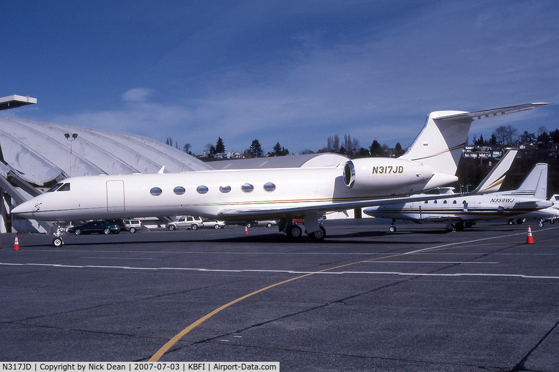 N317JD, 1998 Gulfstream Aerospace Gulfstream V C/N 549, KBFI
