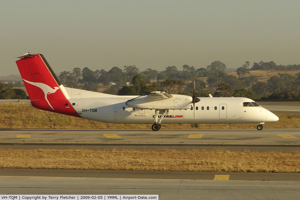 VH-TQM, 2004 De Havilland Canada DHC-8-315Q Dash 8 C/N 604, Qantaslink Dash8 at Melbourne