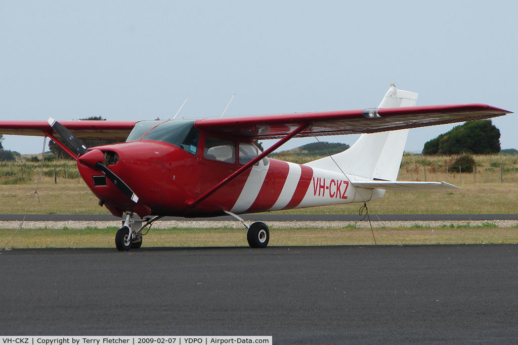 VH-CKZ, 1962 Cessna 182E Skylane C/N 18253883, Cessna 182E at Devenport, Tasmania