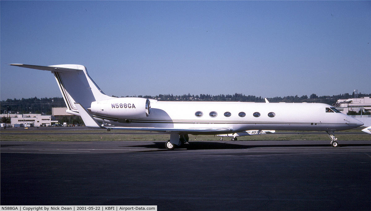 N588GA, 1999 Gulfstream Aerospace G-V C/N 588, KBFI