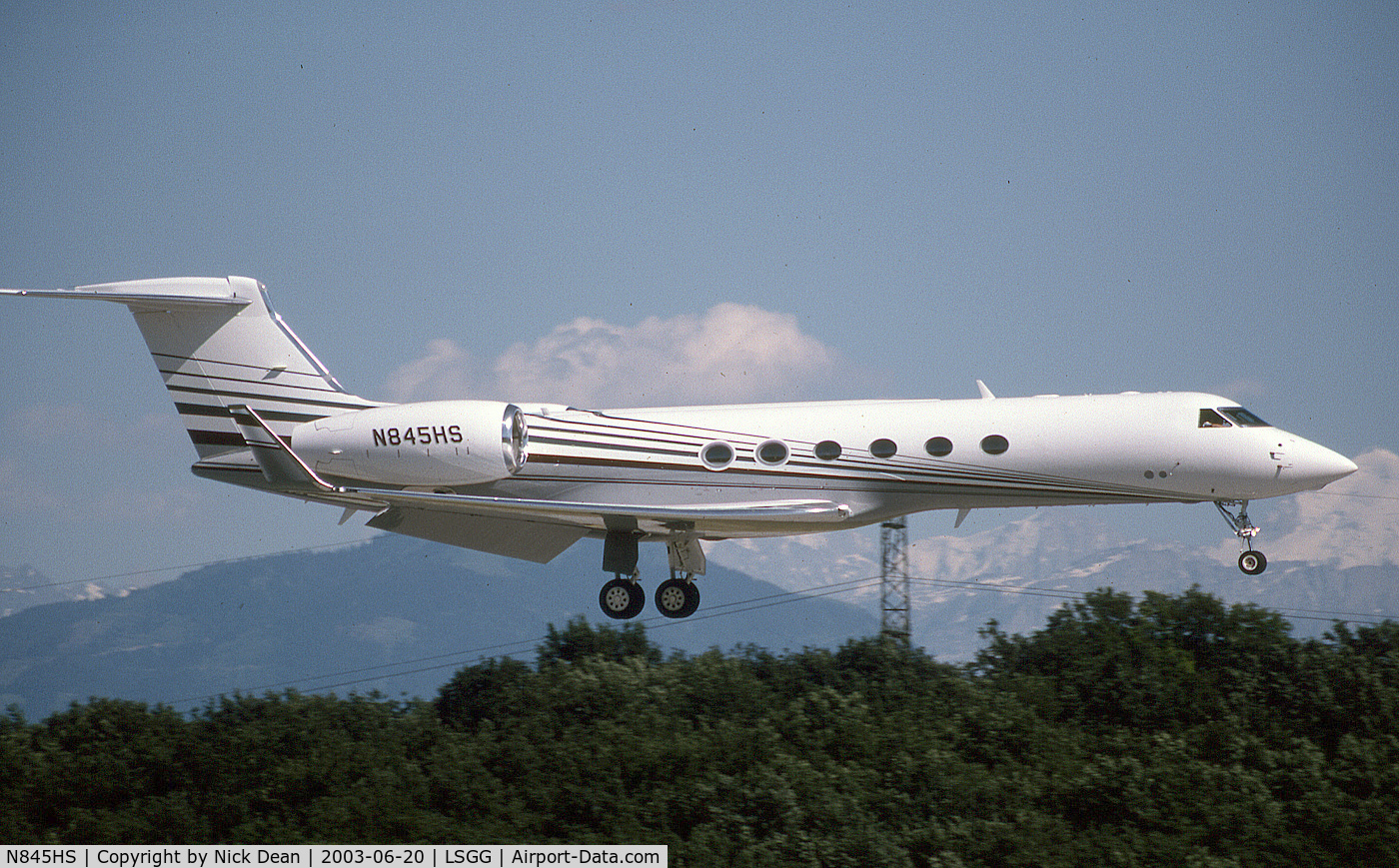 N845HS, 2001 Gulfstream Aerospace Gulfstream V C/N 665, LSGG