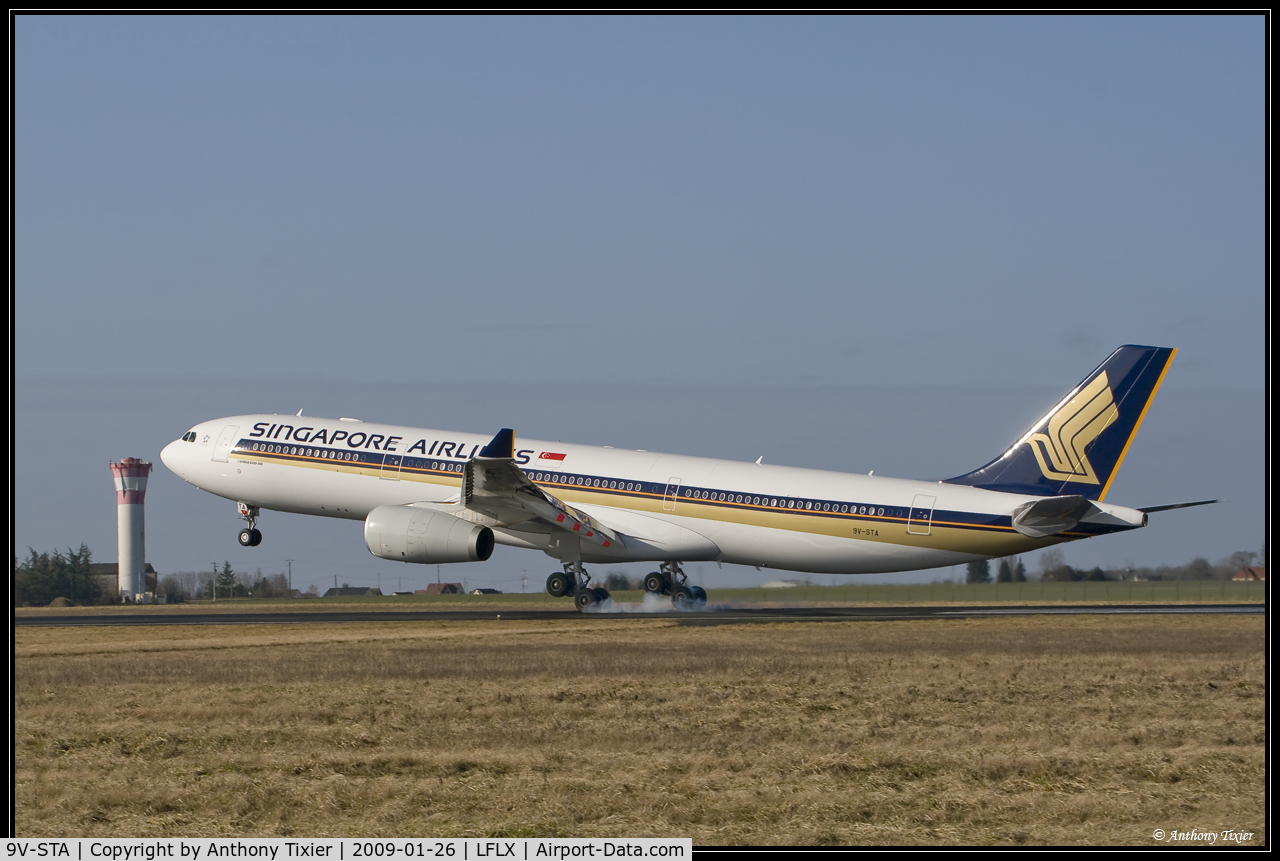 9V-STA, 2008 Airbus A330-343E C/N 978, A330 Singapore Airlines on LFLX