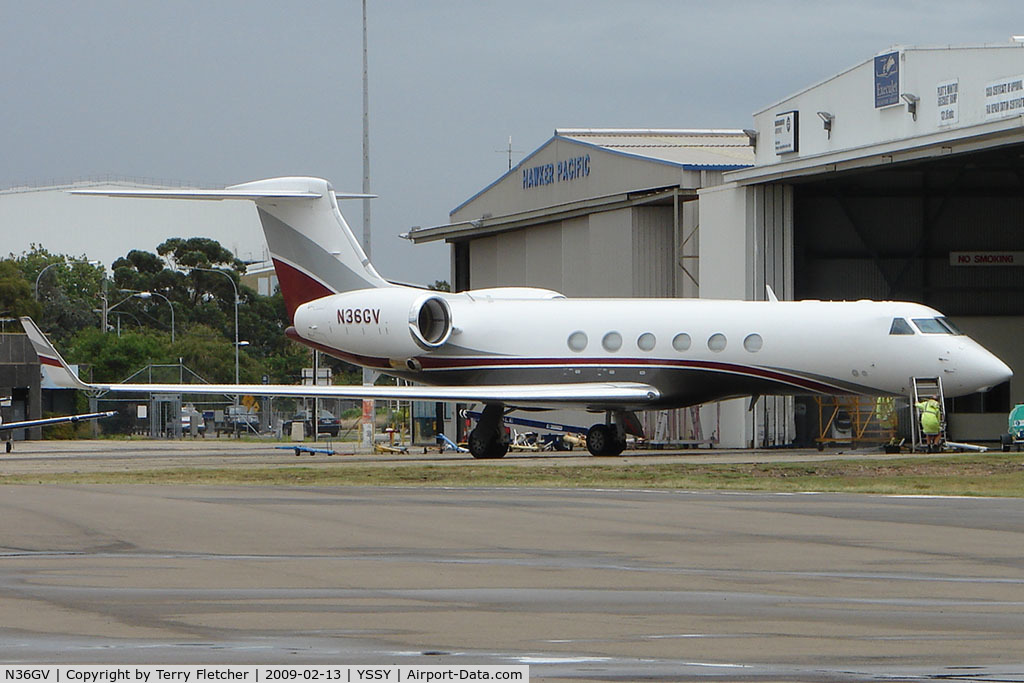 N36GV, 2002 Gulfstream Aerospace G-V C/N 674, Gulfstream on Sydney biz ramp