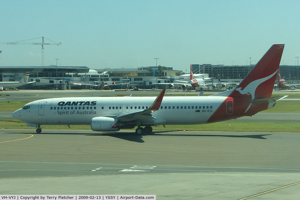 VH-VYJ, 2005 Boeing 737-838 C/N 34182, Qantas B737 at Sydney