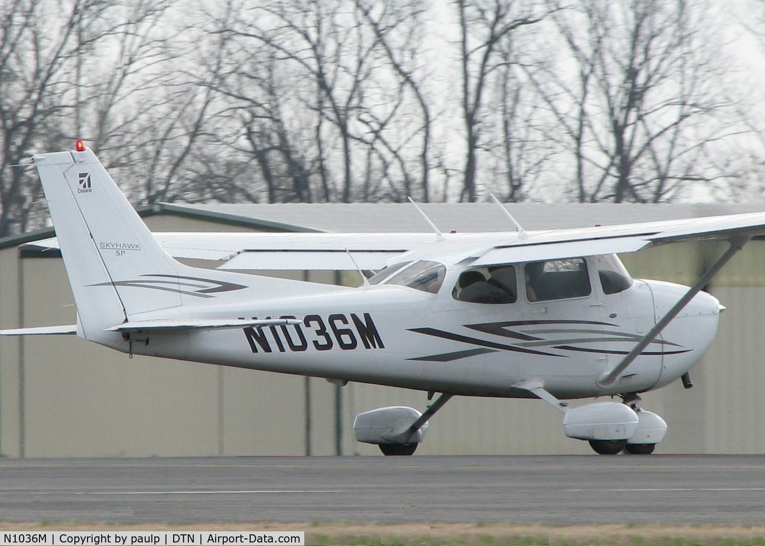 N1036M, 2007 Cessna 172S C/N 172S10599, About to lift off of runway 14 at the Shreveport Downtown airport.
