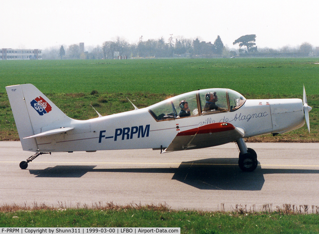 F-PRPM, Jodel D-140R Abeille C/N 400, Rolling holding point rwy 32R... Was based here !