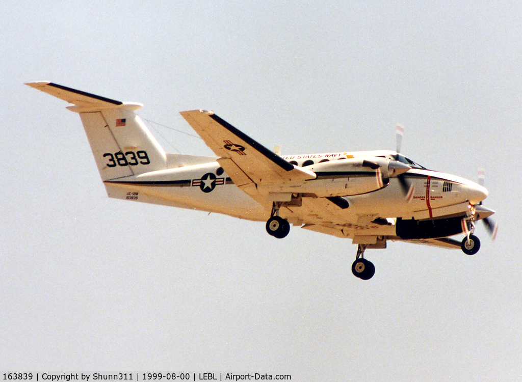 163839, 1987 Beech UC-12M Huron C/N BV-4, Landing rwy 07
