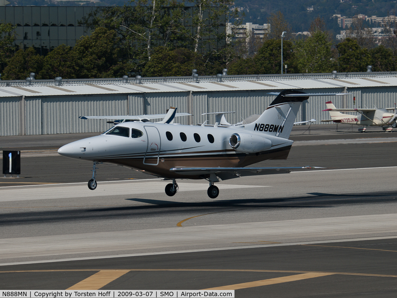 N888MN, Raytheon Aircraft Company 390 C/N RB-153, N888MN arriving on RWY 21