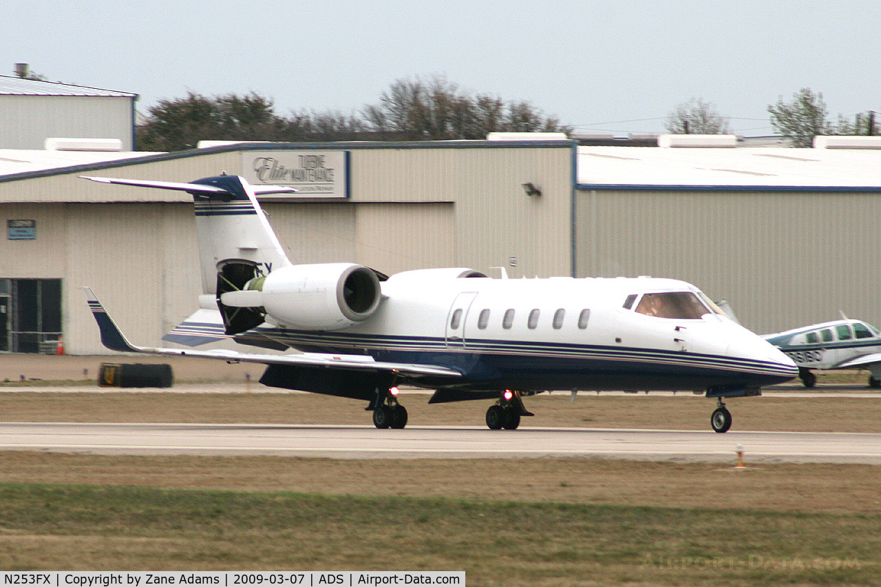 N253FX, 2001 Learjet 60 C/N 241, Landing at Dallas Addison