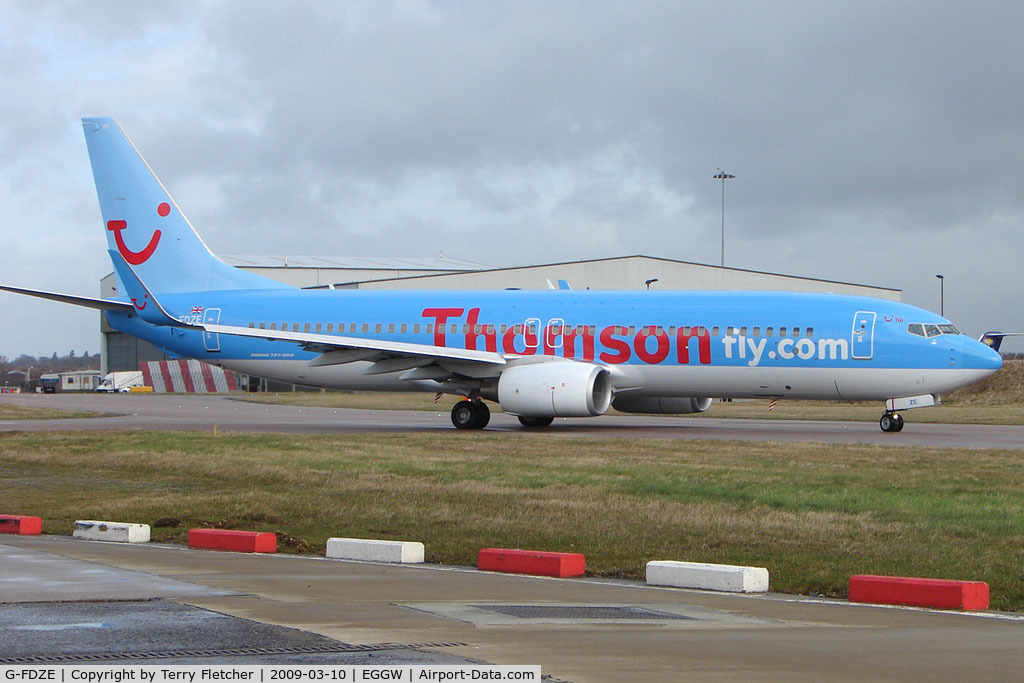 G-FDZE, 2008 Boeing 737-8K5 C/N 35137, Thomson/TUI B737 on Delta taxiway at Luton
