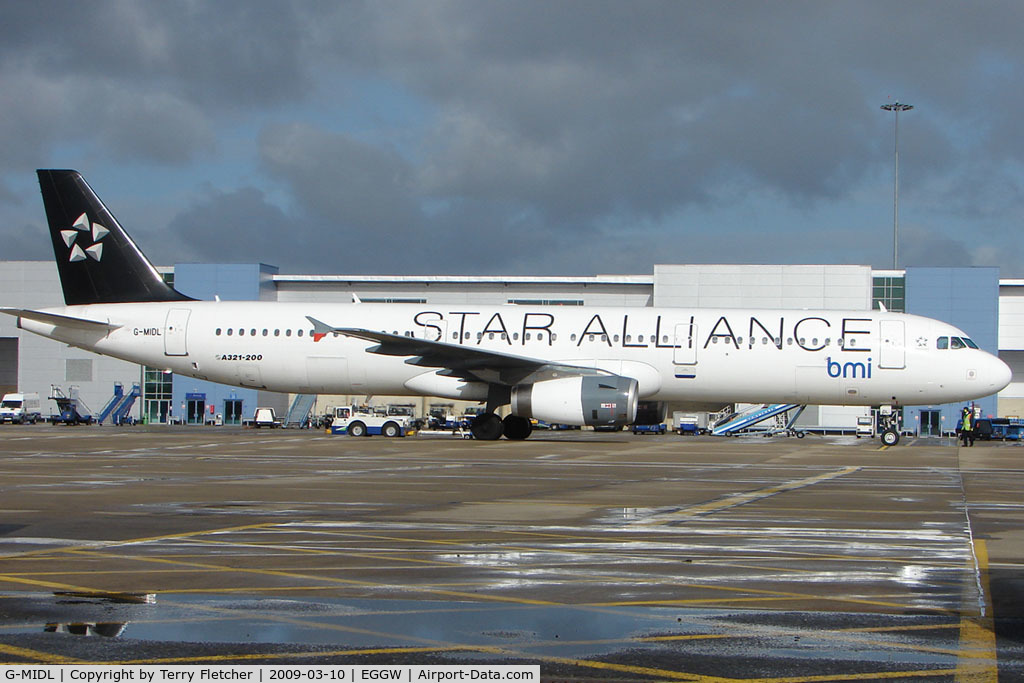 G-MIDL, 2000 Airbus A321-231 C/N 1174, British Midland A321 in Star Alliance colours at Luton