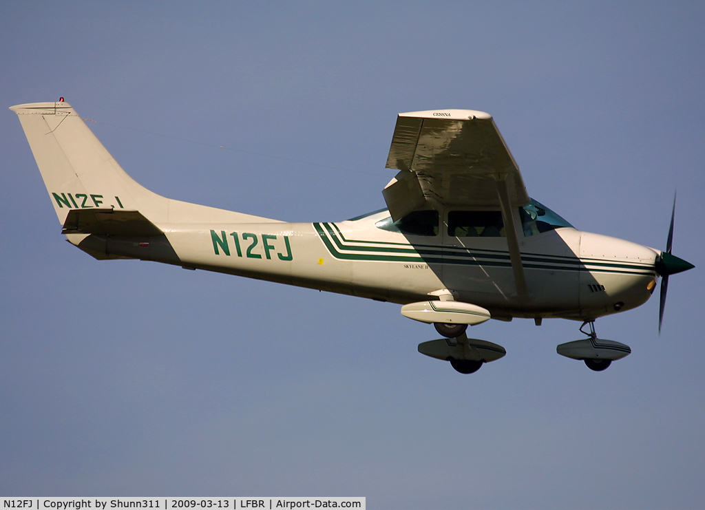 N12FJ, 1973 Cessna 182P Skylane C/N 18261732, Landing rwy 12