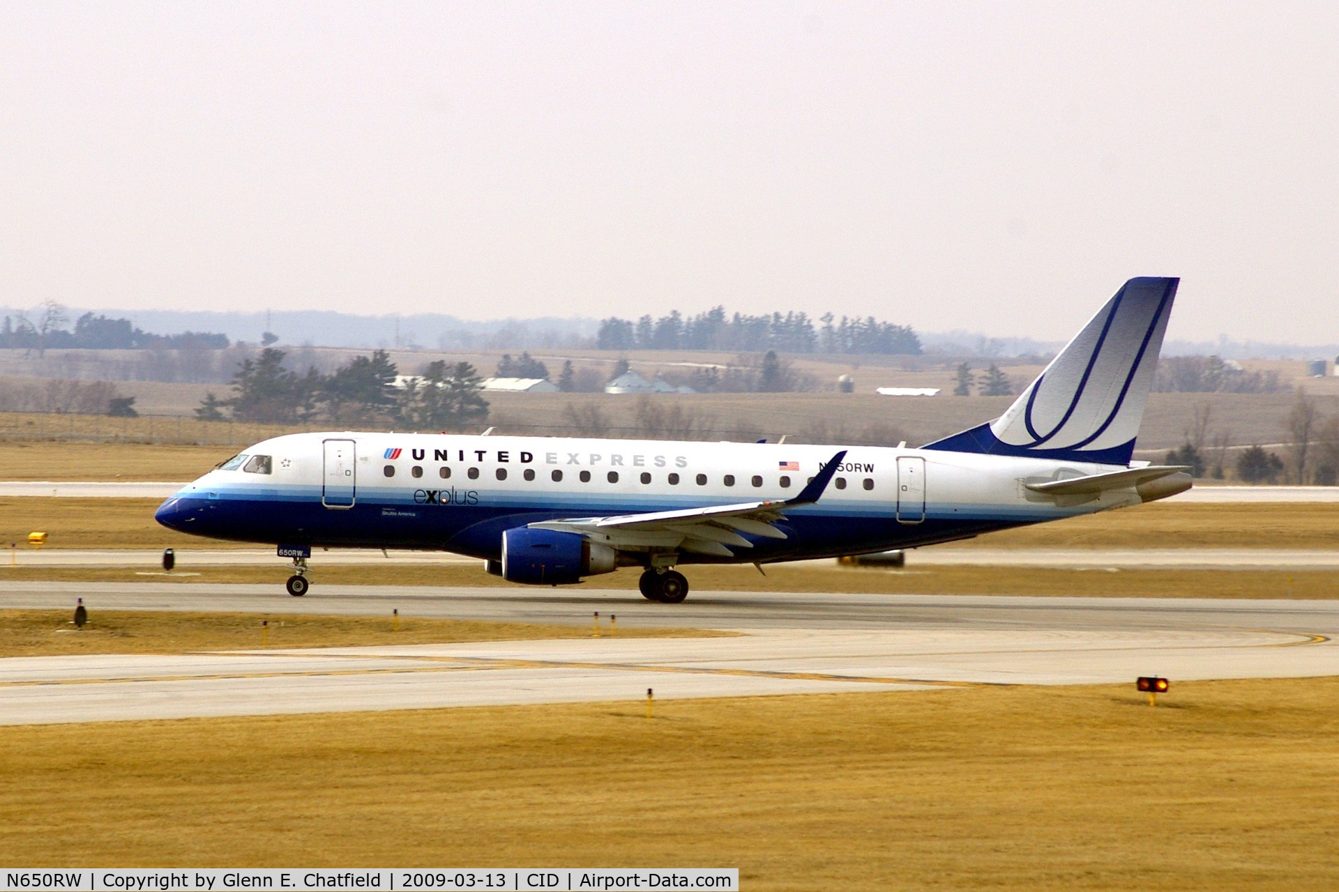 N650RW, 2005 Embraer 170SE (ERJ-170-100SE) C/N 17000071, On takeoff roll, runway 13