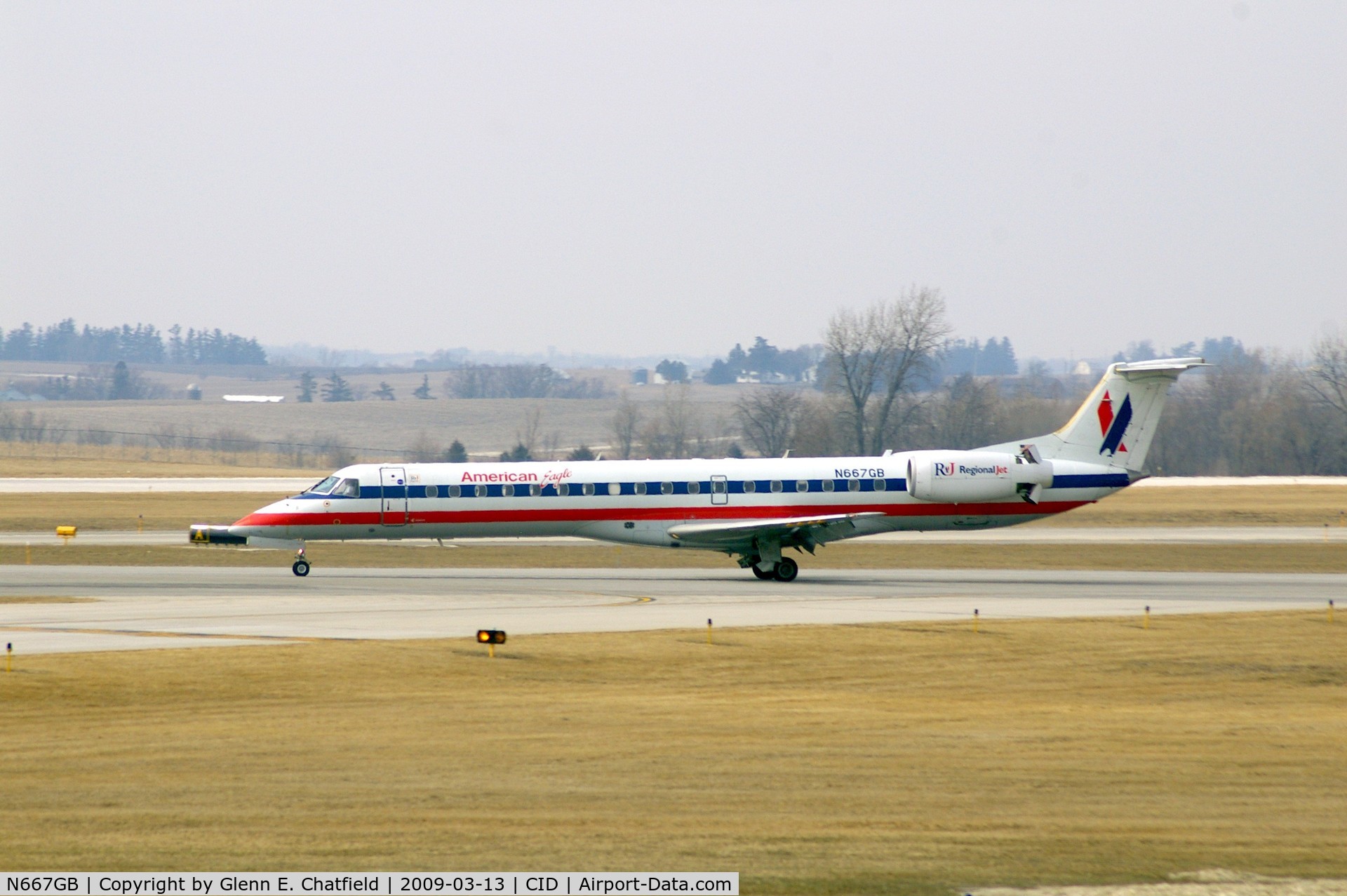 N667GB, 2004 Embraer ERJ-145LR (EMB-145LR) C/N 145784, Landing roll, runway 13