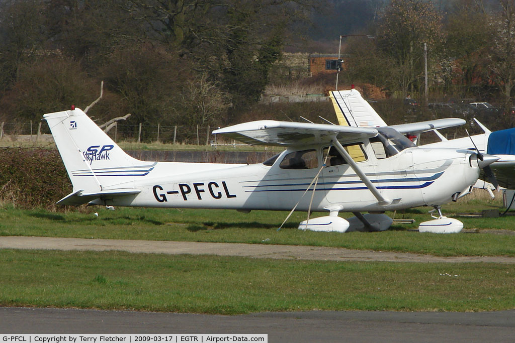 G-PFCL, 2003 Cessna 172S Skyhawk SP C/N 172S9330, Cessna 172S at Elstree