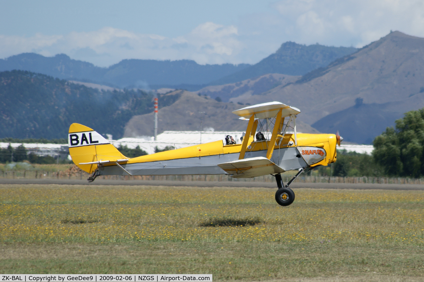 ZK-BAL, De Havilland DH-82A Tiger Moth II C/N 82793, Spot landing competition during the weekend fly-in